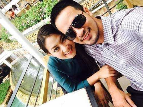 Trong một bài phỏng vấn sau đó, nữ diễn viên xinh đẹp phía Nam chia sẻ, cô là người yêu cuồng nhiệt và nồng cháy, lúc nào cũng yêu như lần đầu tiên. Chính vì thế, những người bạn thân thiết nói cô ngu, nhưng cô cho rằng đó là sự may mắn trong tình yêu. 