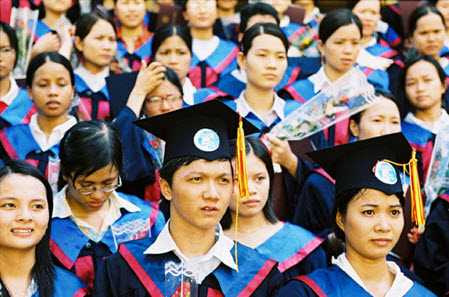 Điều lệ trường đại học ra đời