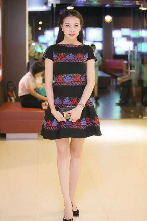 Trà Ngọc Hằng valentino