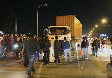 xe container, xe Future II, chết tại chỗ, uống rượu bia, cầu Niệm, Hải Phòng