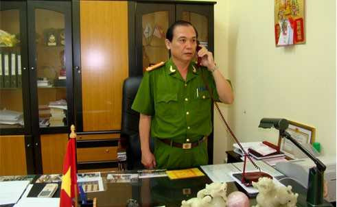 Đại tá Lê Thanh Liêm báo cáo tình hình với lãnh đạo Tổng cục CSĐTTP về ma túy.