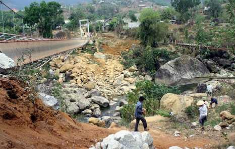 10 vụ tai nạn giao thông thảm khốc nhất Việt Nam năm 2014