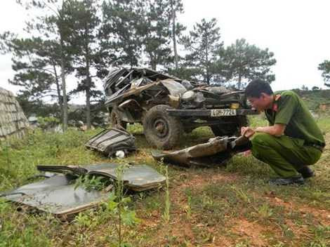 Xe lao xuống vực, 4 người chết