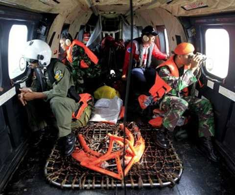  Công tác cứu hộ vẫn diễn liên tục tại vùng biển Indonesia