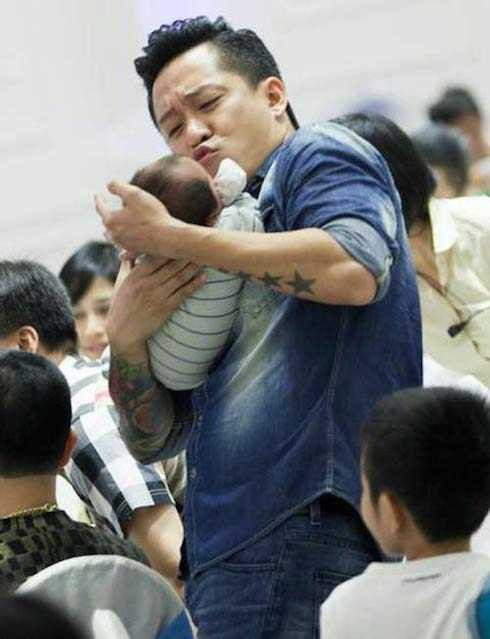 tuấn hưng con trai