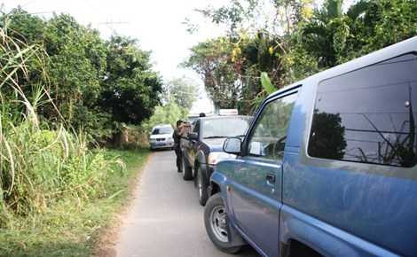 Khu vực trung chuyển thuốc lá lậu nằm trong ấp sâu, có nhiều cây cối che bịt bùng.