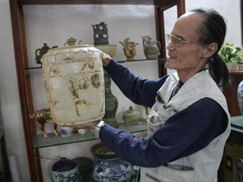 Cắm sổ đỏ để mua đồ cổ