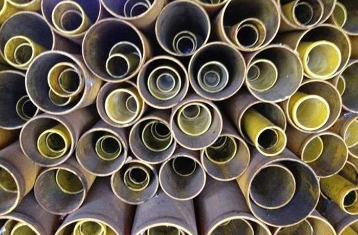 Ống phóng pháo hoa làm từ giấy.