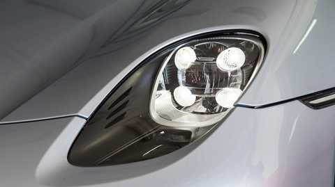 Những mẫu thiết kế đèn pha ấn tượng năm 2014