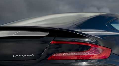 Những mẫu thiết kế đèn pha ấn tượng năm 2014