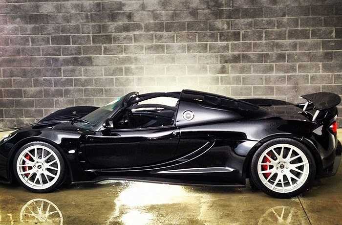 Venom GT Spyder là mẫu xe của Hennessey, được thiết kế với 1.500 mã lực, động cơ V8 Twin Turbo 7.0 lít, đạt tốc độ 100km/h chỉ trong 2 giây sau khi xuất phát và tốc độ cao nhất đạt 461km/h.