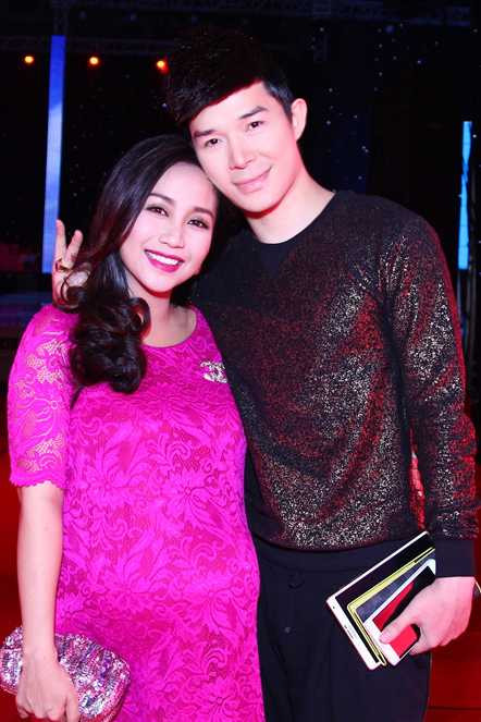 Tại sự kiện, Nathan Lee còn hội ngộ với bà bầu Ốc Thanh Vân, đây cũng là một trong những thí sinh mà nam ca sỹ yêu mến và hâm mộ tại Bước nhảy hoàn vũ 2014.