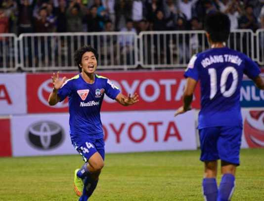 Công Phượng ghi bàn