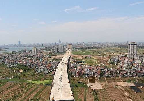 Và phía Nam (phường Phú Thượng, quận Tây Hồ).