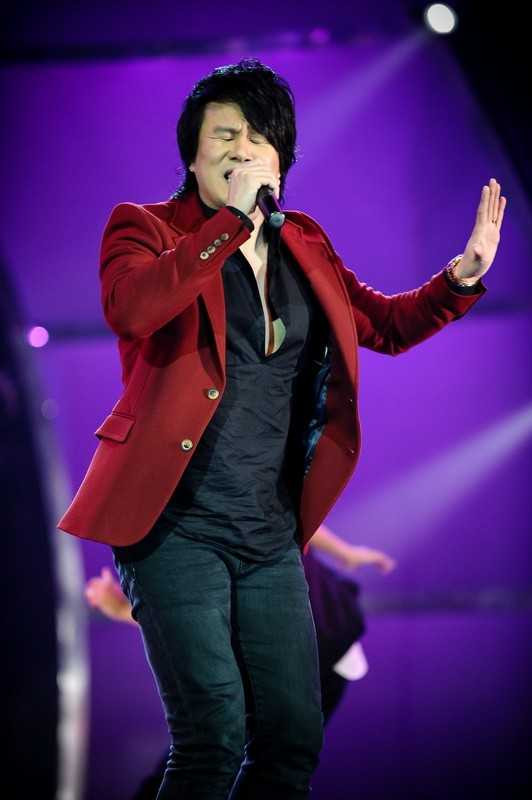 Chất nghệ sỹ của nam ca sĩ Đường về xa xôi lan tỏa ra không khí trường quay để khán giả nhún nhảy theo anh. Thanh Bùi từng tiết lộ anh đã học nhảy 5 năm trước khi bước vào ca hát nên hễ cứ nhạc nổi lên là anh lại quay cuồng theo.