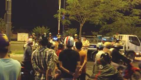 xe phân khối lớn, nam thanh niên, hăm dọa, thách thức, coong an, CSGT