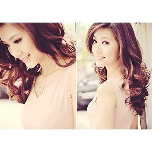 MC Bước nhảy hoàn vũ 2015 có nhiều bộ ảnh thời trang tuyệt đẹp.