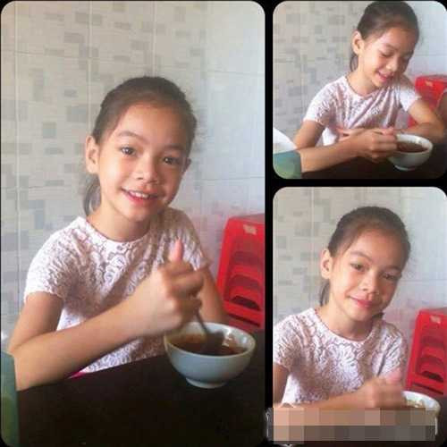 Cô bé nổi tiếng nhờ giống các hot girl