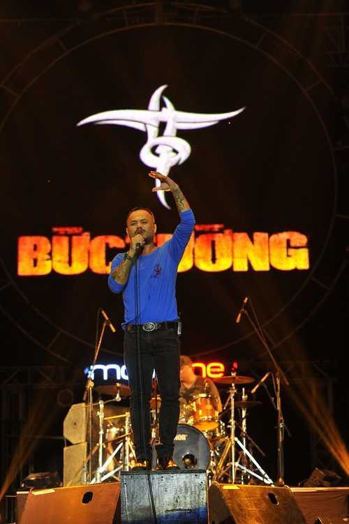 MobiFone RockStorm7 gần 10.000 khán giả Cần Thơ cháy hết mình