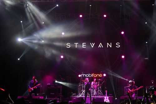 MobiFone RockStorm7 gần 10.000 khán giả Cần Thơ cháy hết mình