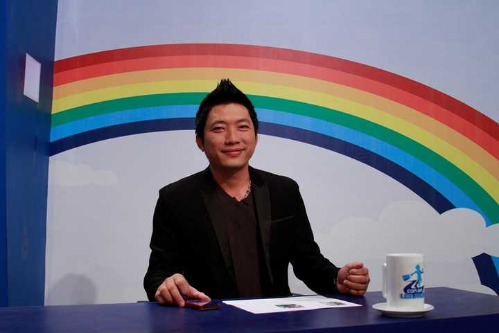 Cùng góp mặt trong tập phát sóng Con đã lớn khôn tuần này là Kinh Quốc – nam diễn viên nổi tiếng với các phim Chuyện tình bên dòng kinh xáng, Chúa tàu kim qui, Hướng nghiệp, Dòng đời...