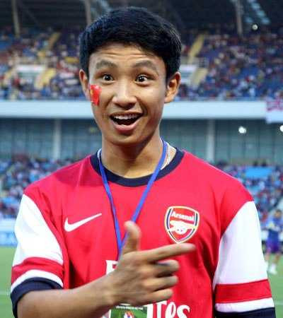 Chàng trai nổi tiếng bởi hành động khác người