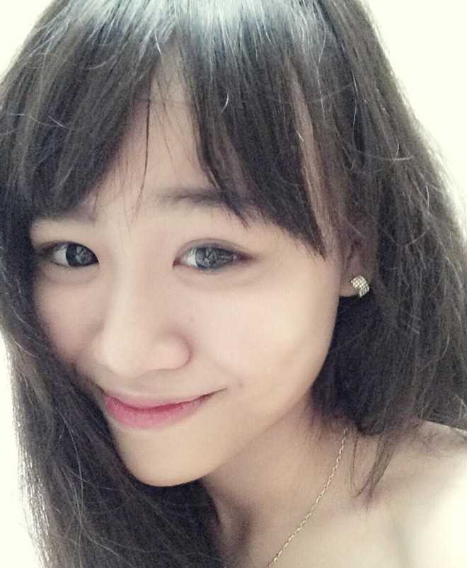  Đam mê vẽ từ nhỏ, Thùy Trang tự tìm tòi học hỏi các kỹ thuật và tham gia các diễn đàn về vẽ trên mạng. 9X cho biết, đây là tác phẩm bút bi đầu tiên của cô.