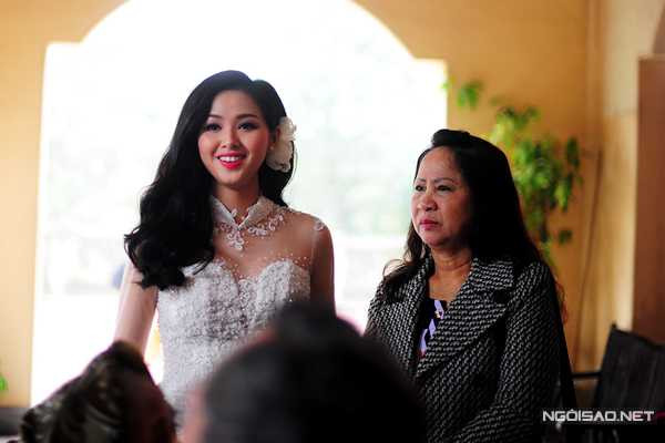 Tâm Tít chia sẻ, cả gia đình cô và gia đình chồng đều tín Phật nên cả hai muốn thực hiện nghi lễ thành hôn đặc trưng trong đời sống tâm linh của người Việt. Cặp đôi mong, tổ ấm của họ sẽ luôn yên ấm, thuận hòa và hướng tới những đức tính tốt đẹp của đạo Phật.