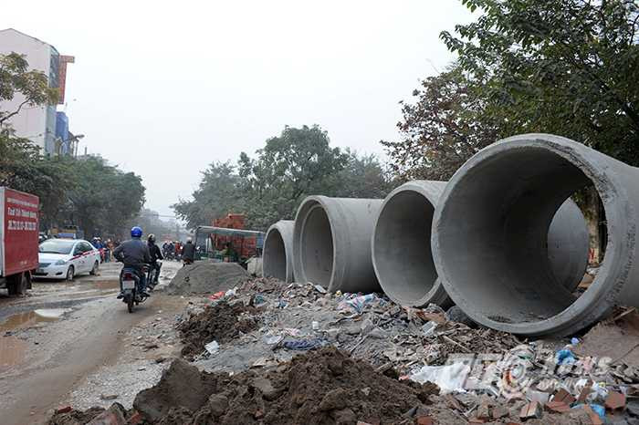 Ám ảnh con đường 'giời đày' giữa lòng Thủ đô