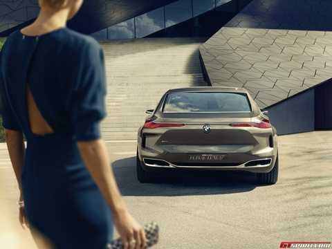 BMW 'sốt ruột' vì chưa có siêu phẩm tầm cỡ Maybach S600 