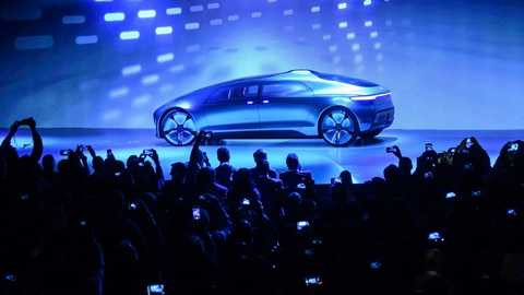 xe tự lái Mercedes Benz F 015