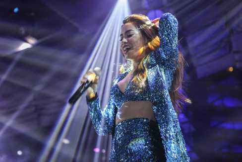 Những sản phẩm âm nhạc được đầu tư cẩn thận như album Mối tình xưa, MV My Baby cùng tour diễn xuyên Việt cho sinh viên, liveshow hoành tráng vào cuối tháng 11… đã khẳng định