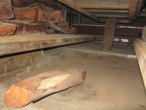 Hàng chục cảnh sát vây ráp, khống chế xe khách biển Lào