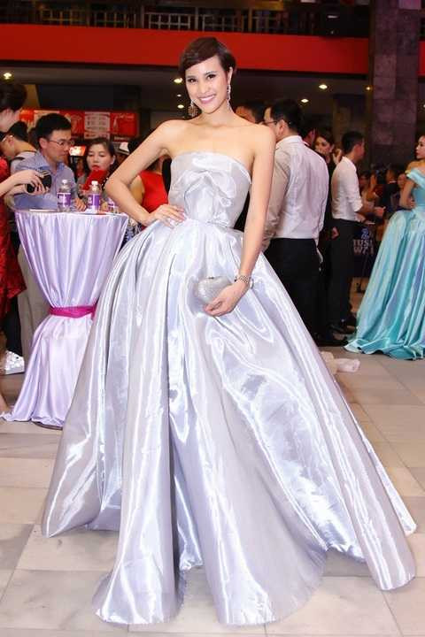 Tuy nhiên, cô cho biết sẽ vẫn dành sự tập trung của mình vào công việc của một MC.