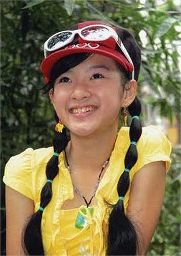 Angela khi 7 tuổi. Lúc này cô bé gây ấn tượng với vai diễn trong Kính Vạn Hoa 