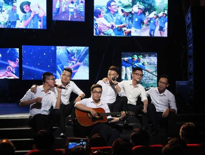 Hà Anh Tuấn, Đoan Trang cùng sinh viên Thủ đô đốt cháy đêm nhạc