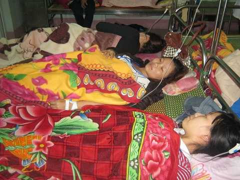 Hàng trăm công nhân nhập viện cấp cứu khi đang làm việc