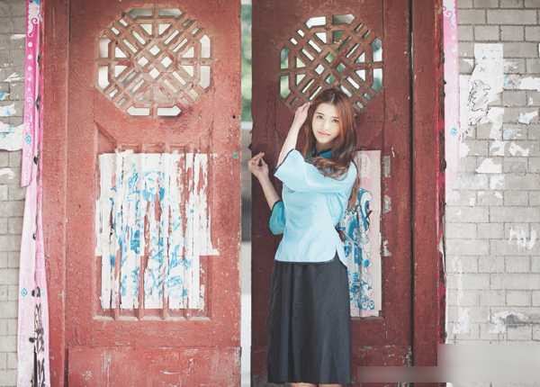 Hoa khôi lai xinh xắn đốn tim dân mạng