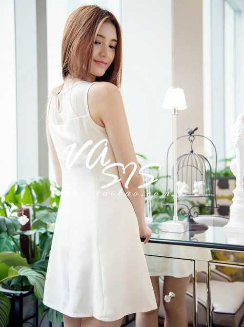 Hoa khôi lai xinh xắn đốn tim dân mạng