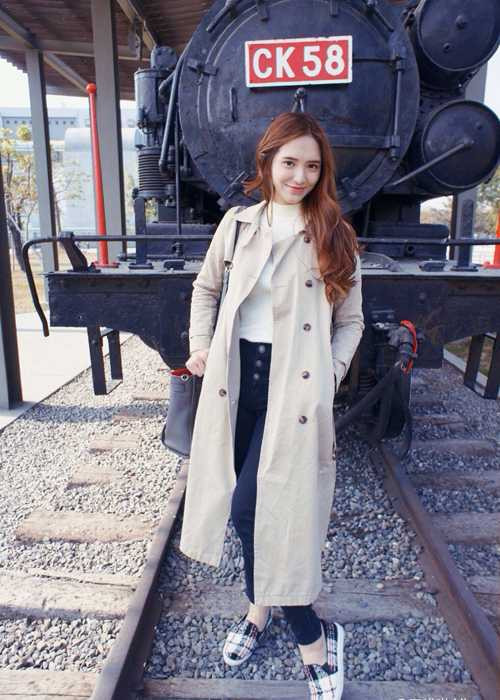 Hoa khôi lai xinh xắn đốn tim dân mạng