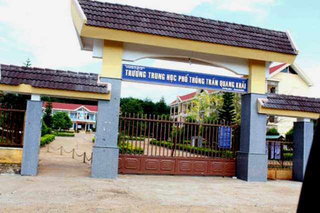 Một trường THPT phải tổ chức thi lại môn Tiếng Anh vì lộ đáp án