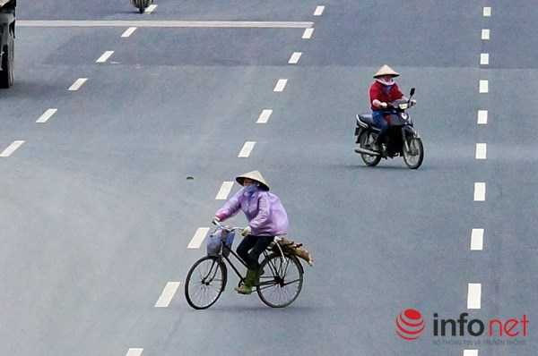 Ngang nhiên thách thức 'tử thần' trên Đại lộ Võ Nguyên Giáp