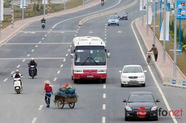 Ngang nhiên thách thức 'tử thần' trên Đại lộ Võ Nguyên Giáp