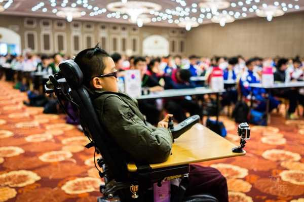 Thần đồng nhỏ tuổi giành HCV Toán quốc tế