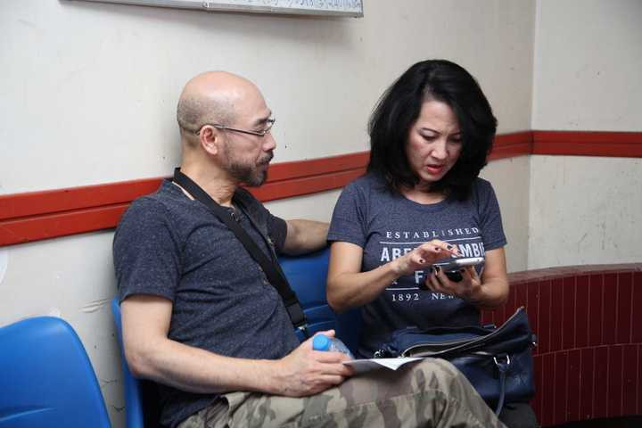 Đồng hành cùng Trịnh Nam Sơn trong chuyến về VN chuẩn bị cho live concert đặc biệt này không ai khác là bạn gái của anh – Giáng Tiên.