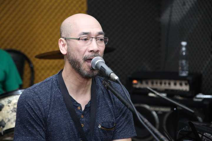 Sol vàng với nhân vật chính là nhạc sỹ Trịnh Nam Sơn với chủ đề là ca khúc đã giúp cho hàng triệu người nghe nhạc nhớ đến anh Quên đi tình yêu cũ sẽ diễn ra vào 20h ngày 10/01/2015 và được truyền hình trực tiếp trên VTV9,VTV Huế, Đài PTTH Đà Nẵng, Đài PTTH Lâm Đồng và Đài PTTH Bình Phước.