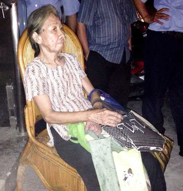 Cứu cụ già 80 tuổi trong căn nhà cháy dữ dội