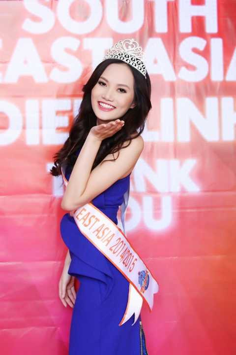 Ngoài danh hiệu Hoa hậu Đông Nam Á cao quý thì giải thưởng trang phục dân tộc đẹp nhất cũng là thành tích đáng ghi nhận. Trang phục dân tộc áo dài do NTK Tuấn Hải thực hiện. Bộ áo dài lần này thực hiện cho Diệu Linh đi thi cũng rất đặc biệt bởi thời gian thực hiện chỉ có 2 ngày, ekip của anh đã thực hiện ngày đêm để hoàn thành, bộ áo dài cũng mang màu sắc phong thuỷ phù hợp với mạng người đẹp Diệu Linh là màu xanh.