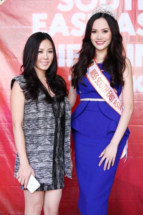 Tham gia buổi tiệc mừng còn có sự tham gia của HH Thu Hoài