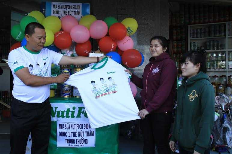 Cổ vũ bóng đá đẹp